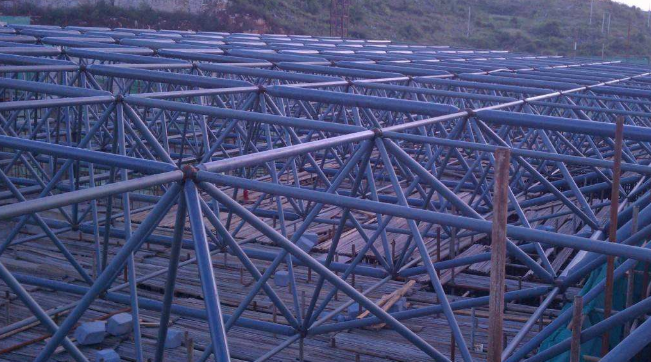 沅江概述网架加工中对钢材的质量的过细恳求